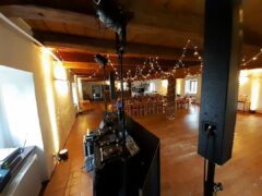 Restaurace Léta Páně - příprava DJ stage, ozvučení a osvětlení v "sále Špejchar"