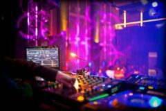 DJ na firemní akci - hudba dle zadání klienta
