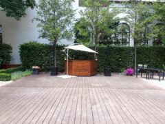The Grand Mark Prague - DJ stanoviště v zahradě na odpolední produkci